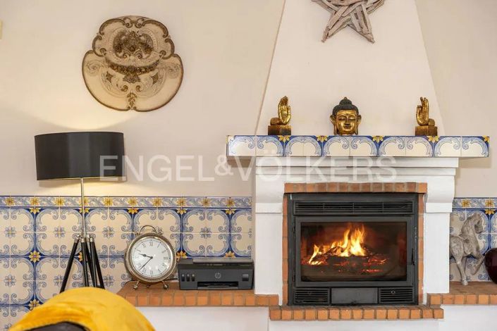 Image No.9-6 Bed House for sale