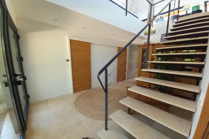 Image No.10-4 Bed House for sale