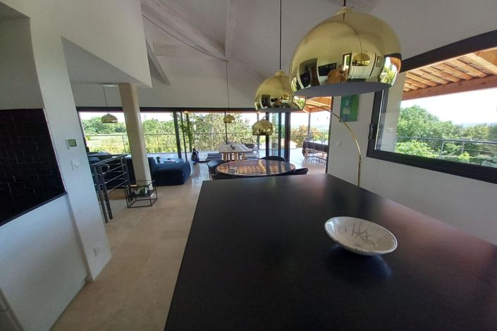 Image No.8-4 Bed House for sale