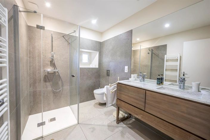 Image No.28-20 Bed House for sale