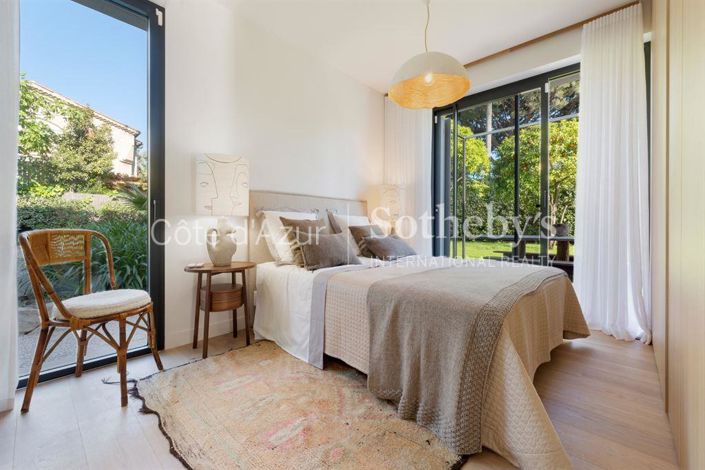 Image No.1-3 Bed Property for sale