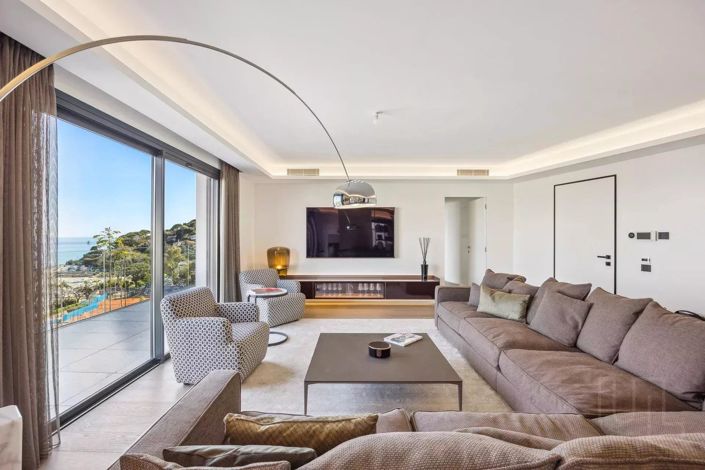 Image No.3-3 Bed Property for sale