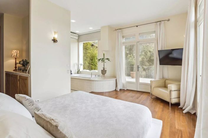 Image No.4-7 Bed House for sale