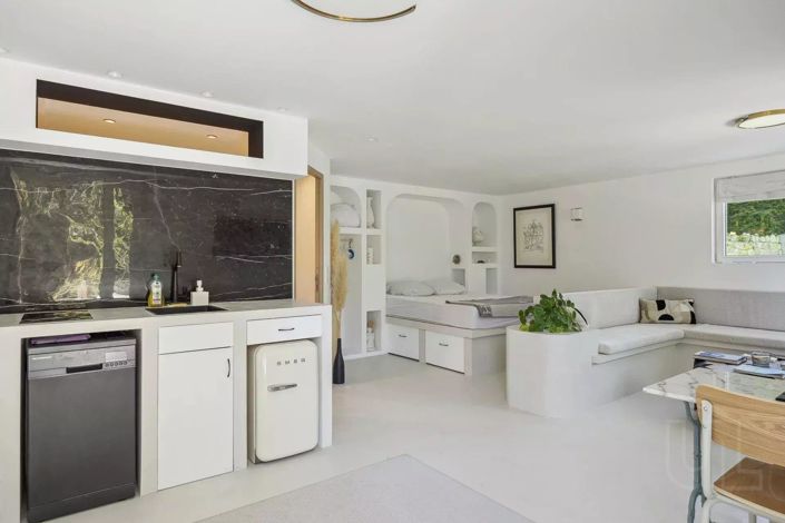 Image No.7-7 Bed House for sale