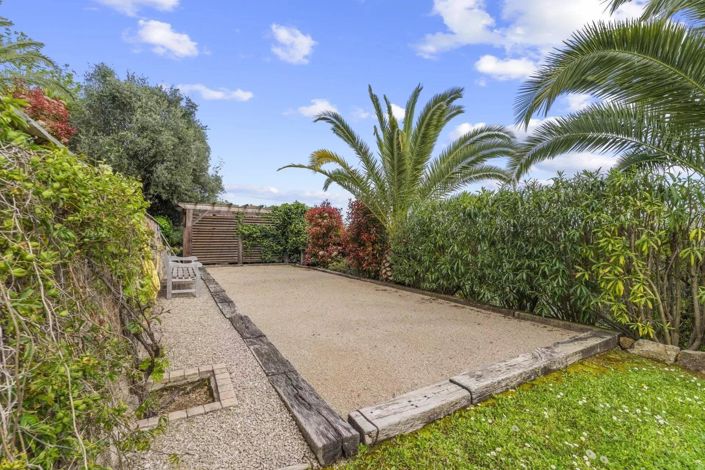 Image No.10-5 Bed House for sale