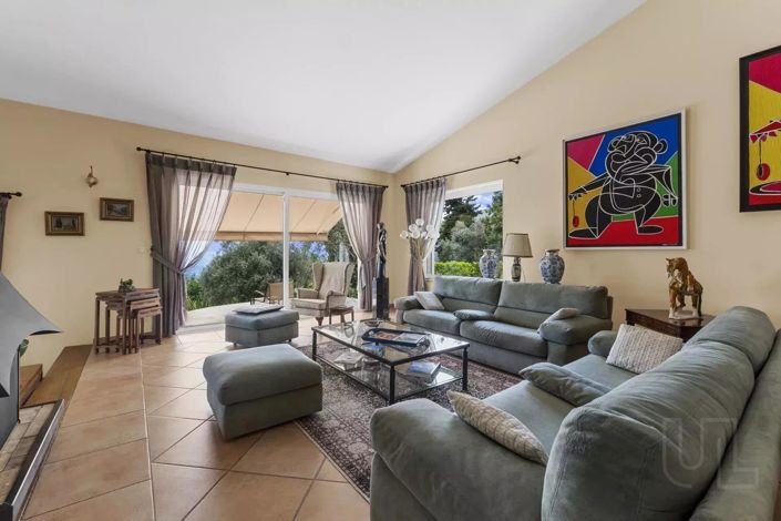 Image No.3-5 Bed House for sale