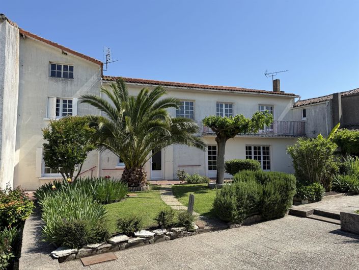 Image No.1-6 Bed House for sale
