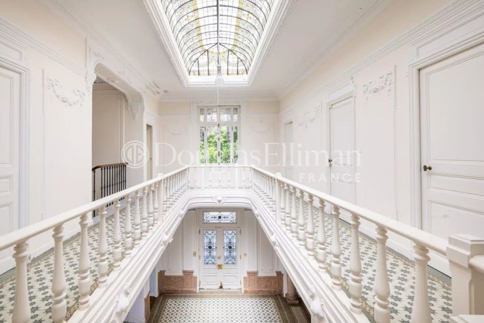 Image No.6-5 Bed House for sale