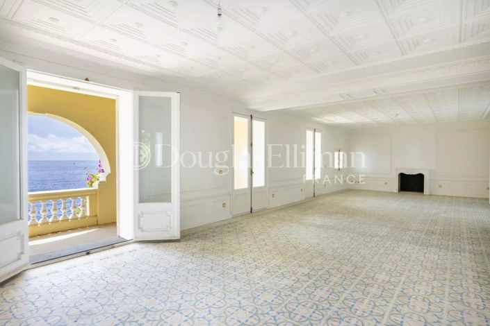 Image No.8-5 Bed House for sale