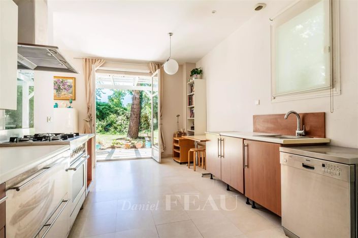 Image No.16-4 Bed House for sale