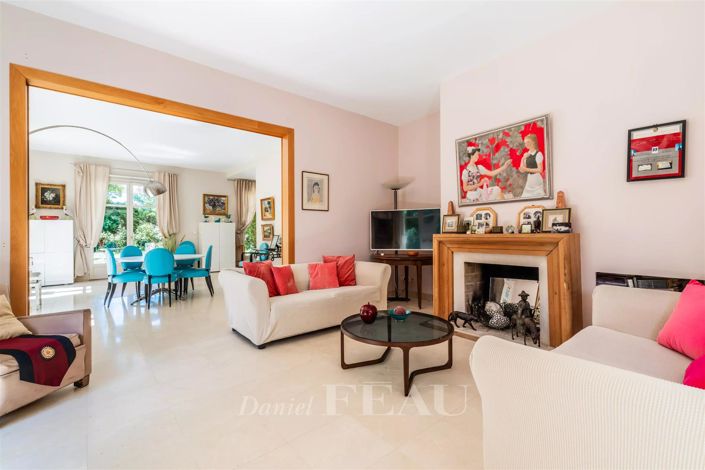 Image No.5-4 Bed House for sale