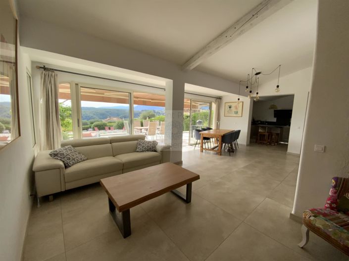 Image No.8-4 Bed House for sale