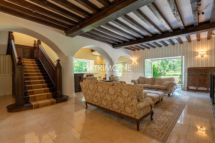 Image No.3-7 Bed Property for sale