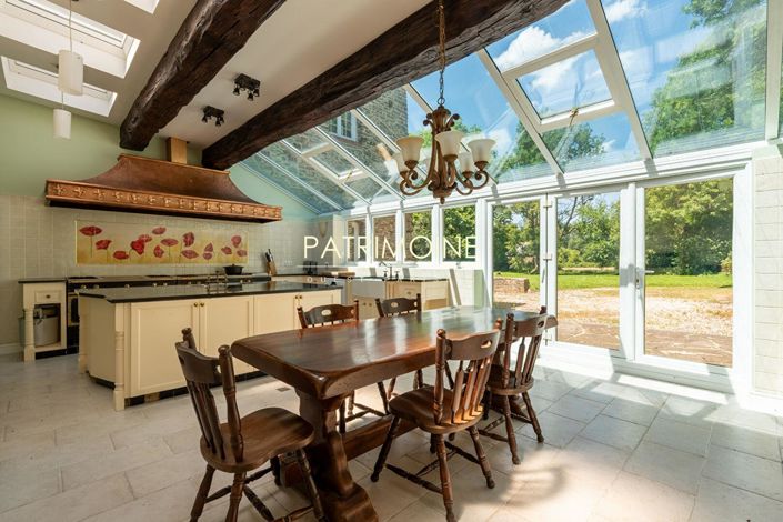 Image No.4-7 Bed Property for sale