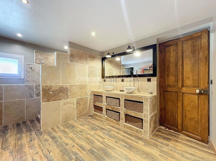 Image No.14-5 Bed Property for sale