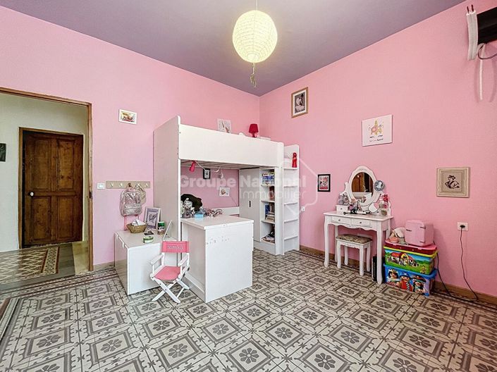 Image No.15-5 Bed Property for sale