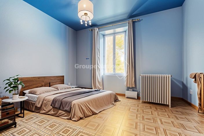 Image No.19-5 Bed Property for sale