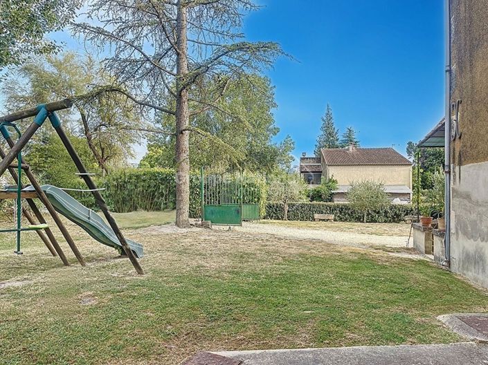 Image No.2-5 Bed Property for sale