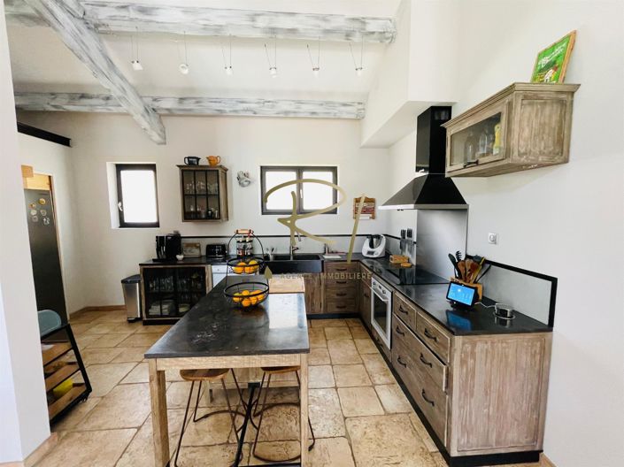 Image No.10-3 Bed House for sale