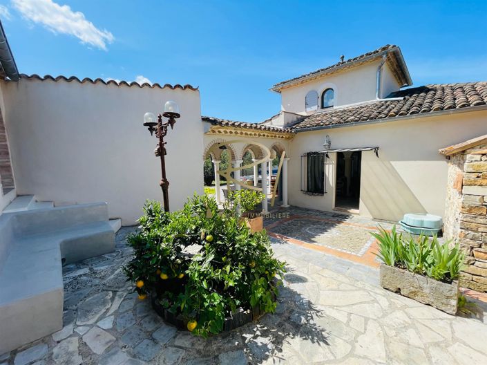 Image No.11-3 Bed House for sale