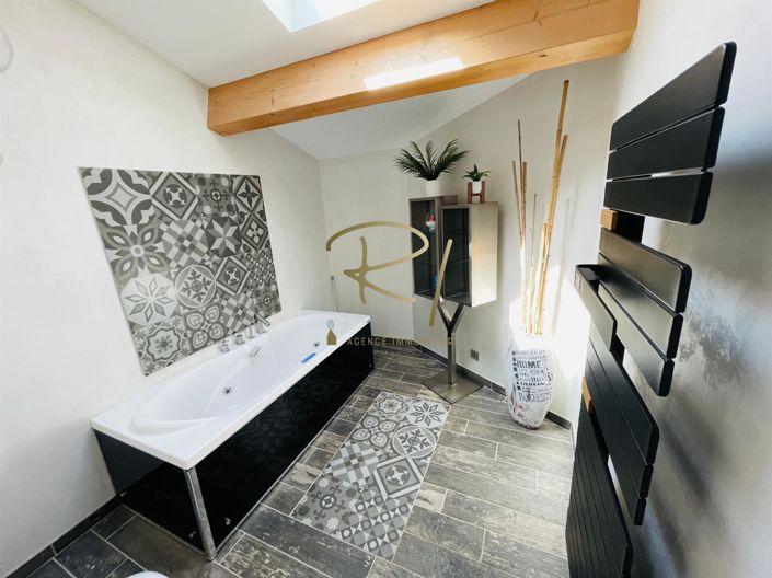 Image No.8-3 Bed House for sale