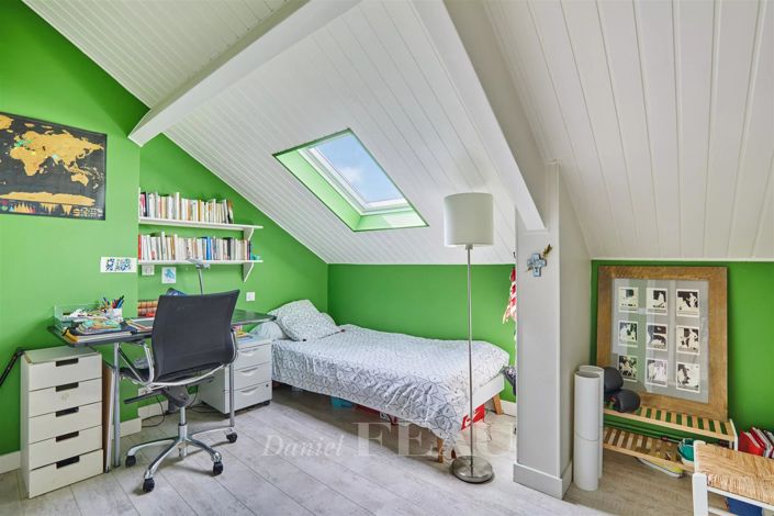 Image No.18-6 Bed House for sale