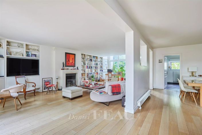 Image No.23-6 Bed House for sale