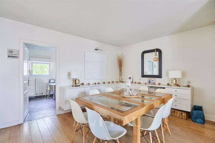 Image No.25-6 Bed House for sale