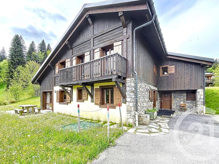 Image No.1-8 Bed House for sale