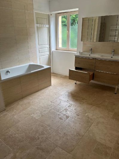 Image No.10-5 Bed House for sale