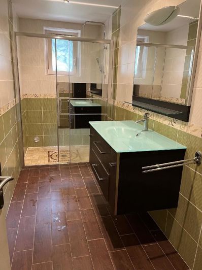 Image No.8-5 Bed House for sale