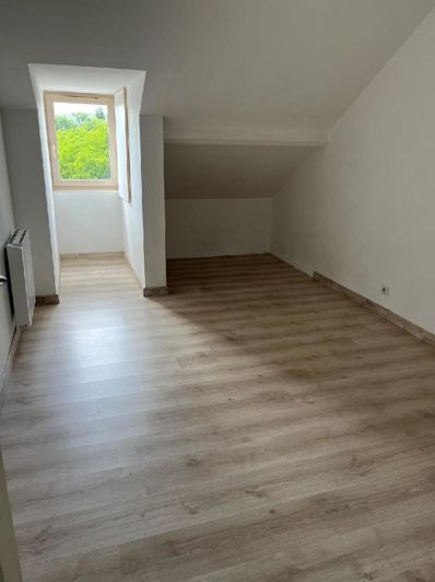 Image No.9-5 Bed House for sale