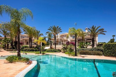 1 - Loule, House