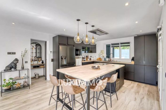 Image No.6-4 Bed House for sale