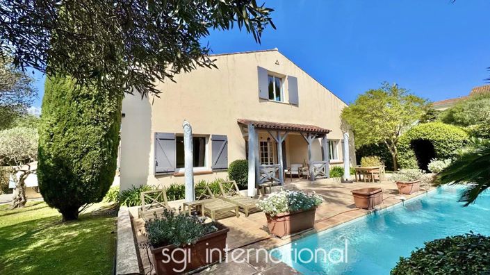 Image No.1-4 Bed House for sale