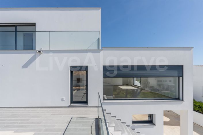 Image No.13-4 Bed House for sale