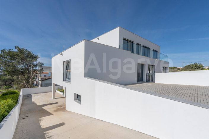 Image No.39-4 Bed House for sale