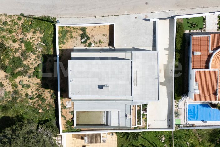 Image No.40-4 Bed House for sale