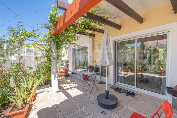 Image No.1-3 Bed House for sale