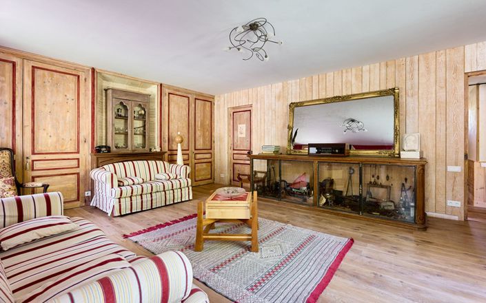 Image No.8-5 Bed Property for sale