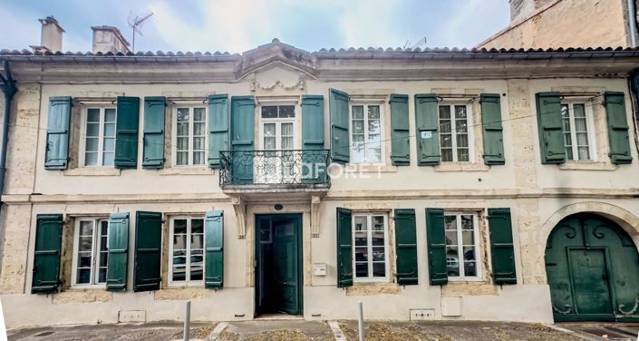 Image No.1-4 Bed Property for sale