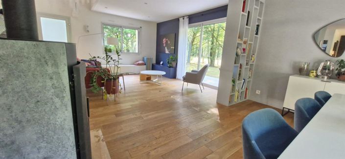 Image No.2-4 Bed House for sale