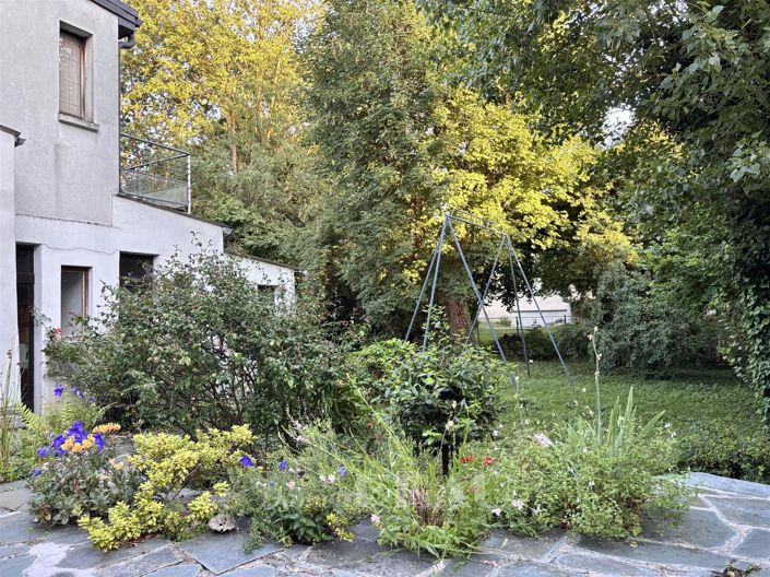 Image No.1-5 Bed House for sale