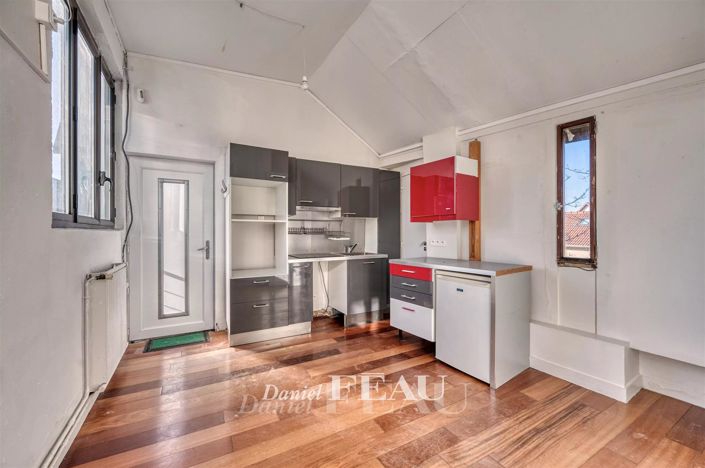 Image No.13-5 Bed House for sale