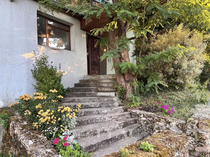 Image No.3-5 Bed House for sale