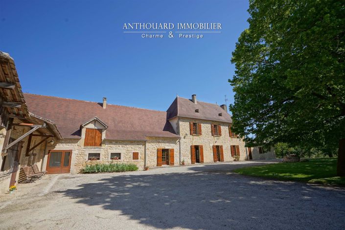 Image No.1-6 Bed House for sale