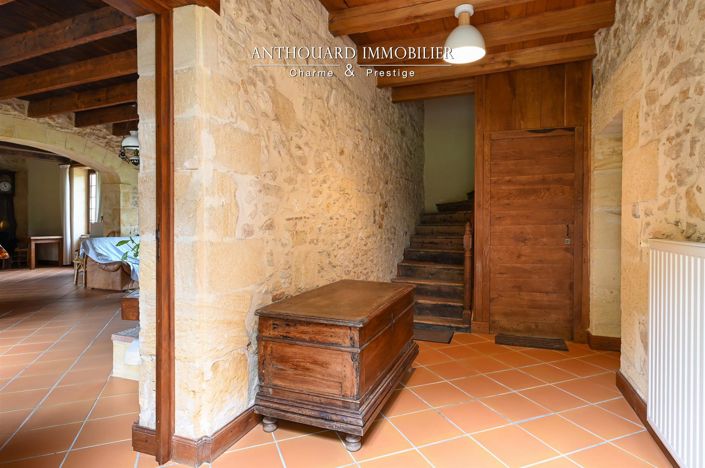 Image No.14-6 Bed House for sale