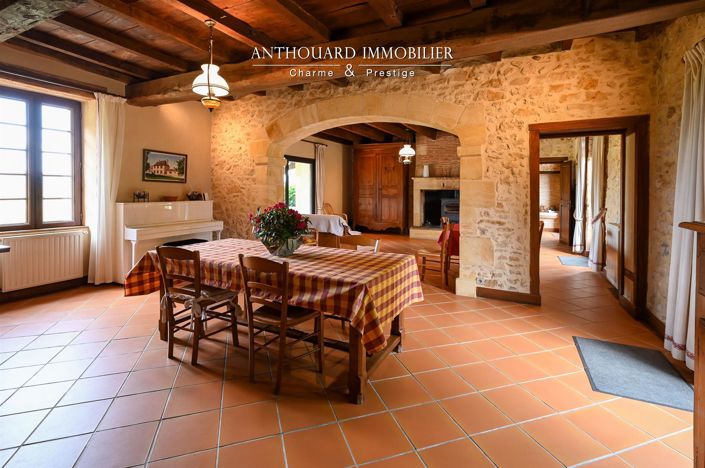 Image No.16-6 Bed House for sale