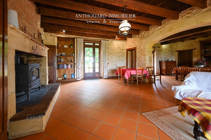 Image No.17-6 Bed House for sale