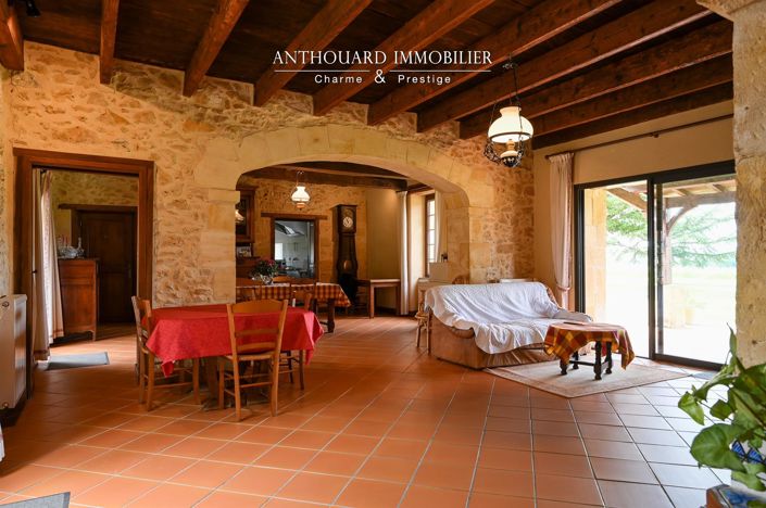 Image No.18-6 Bed House for sale